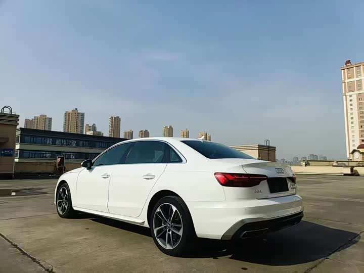 Фото 7 - Audi A4L