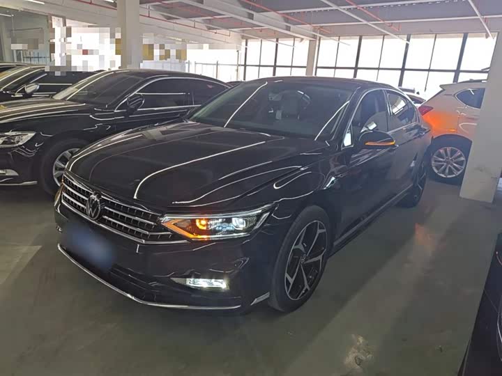 Фото 1 - Volkswagen Magotan