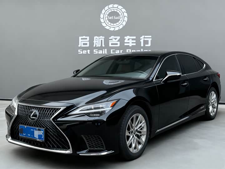 Фото 1 - Lexus LS