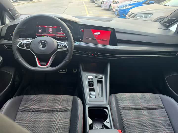 Фото 5 - Volkswagen Golf GTI