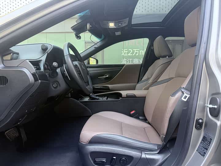 Фото 4 - Lexus ES