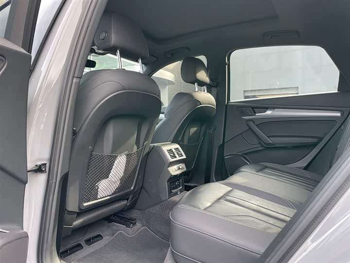 Фото 4 - Audi Q5L Sportback