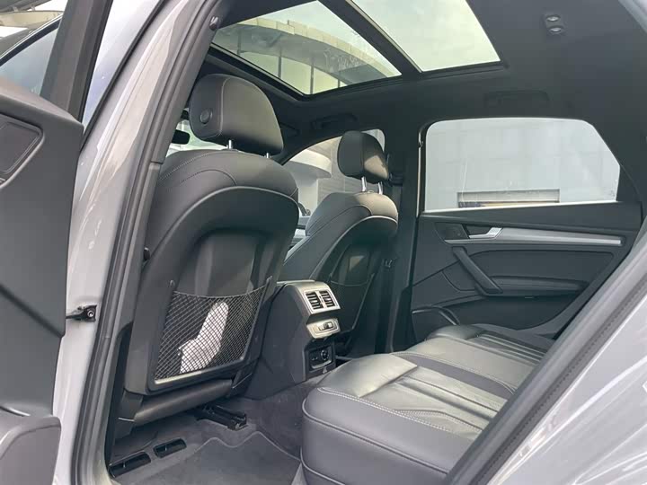 Фото 6 - Audi Q5L Sportback