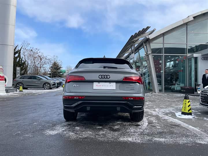 Фото 9 - Audi Q5L Sportback