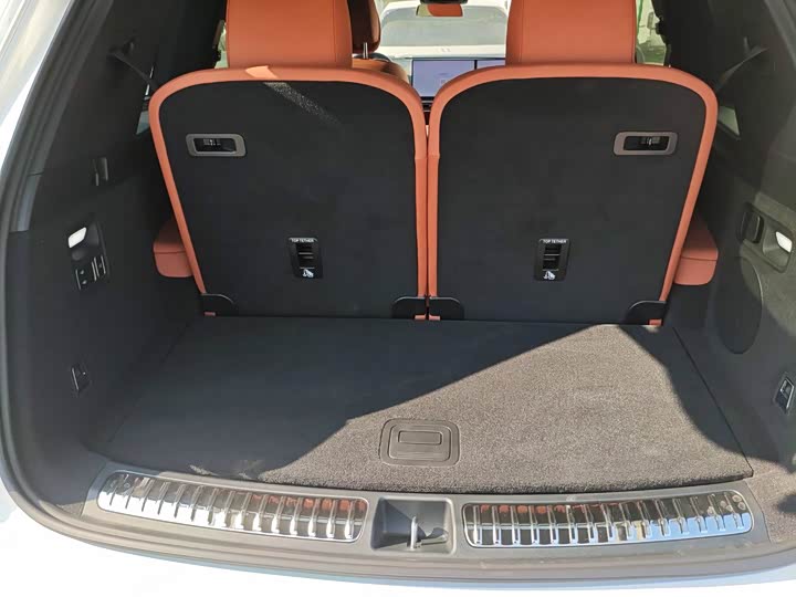 Фото 8 - LiXiang L8