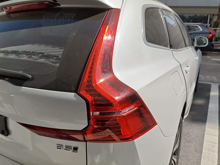 Фото 8 - Volvo XC60