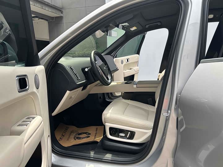 Фото 9 - LiXiang L8