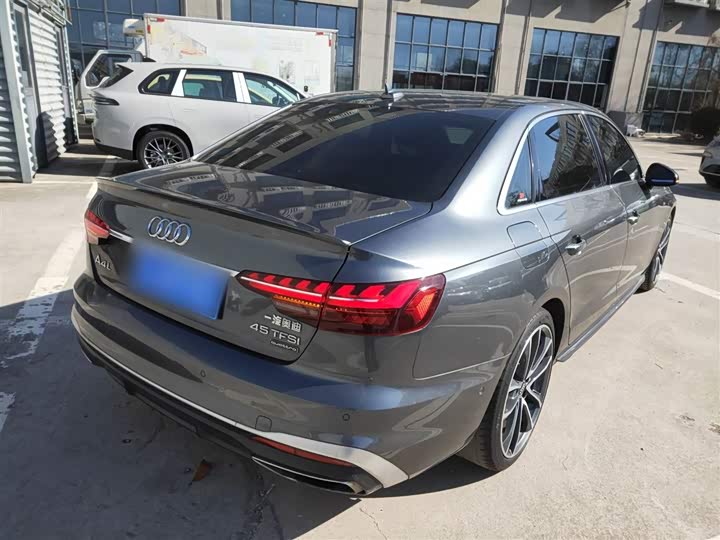 Фото 7 - Audi A4L