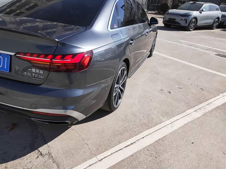 Фото 8 - Audi A4L