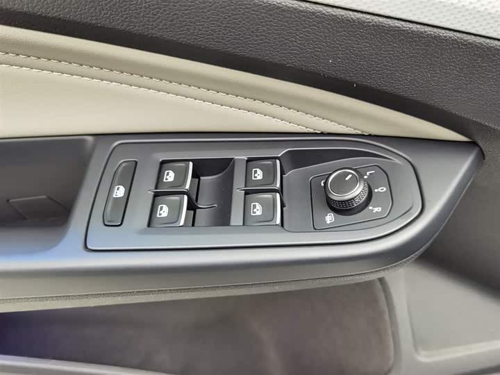 Фото 9 - Volkswagen Golf