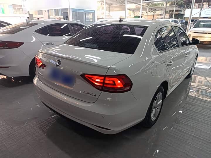 Фото 7 - Volkswagen Lavida