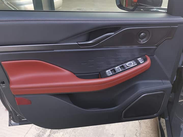 Фото 7 - Lincoln Z (Zephyr)