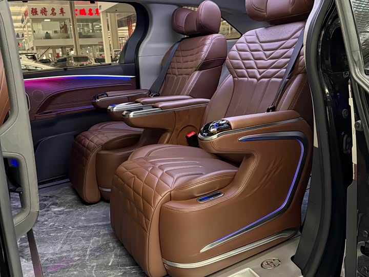 Фото 9 - Toyota Sienna