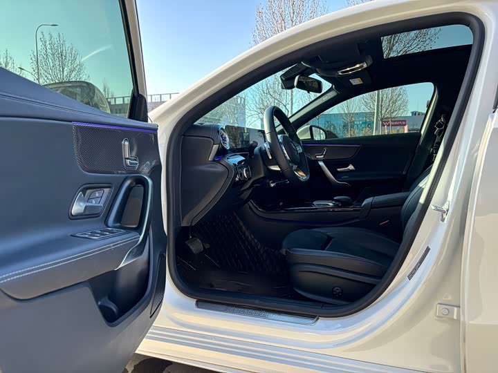 Фото 8 - Mercedes-Benz A-Class