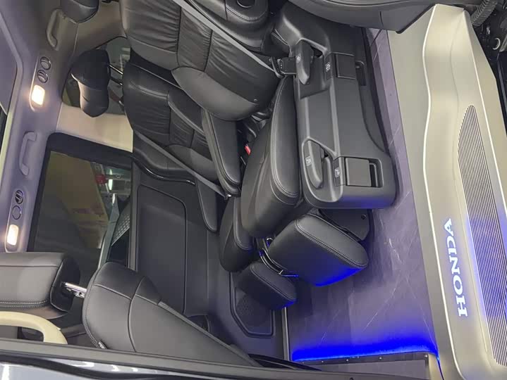 Фото 4 - Honda Odyssey