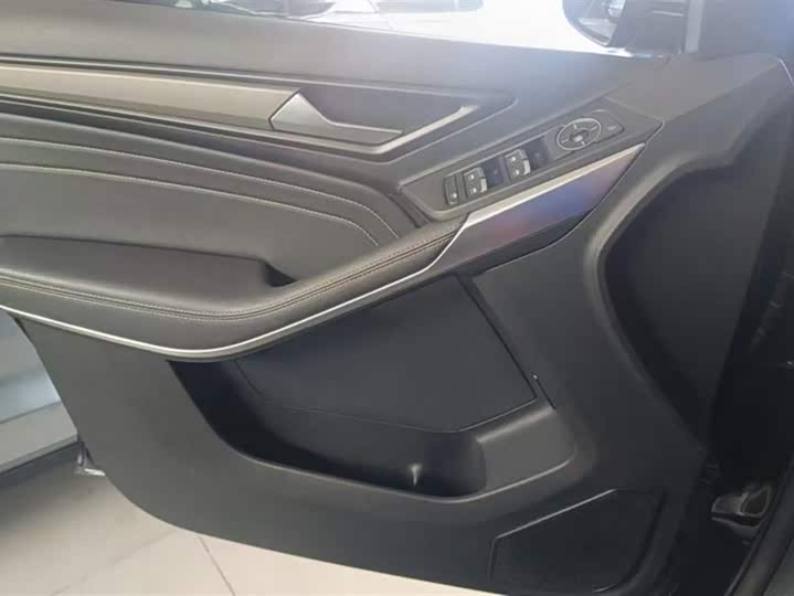 Фото 7 - Ford Territory