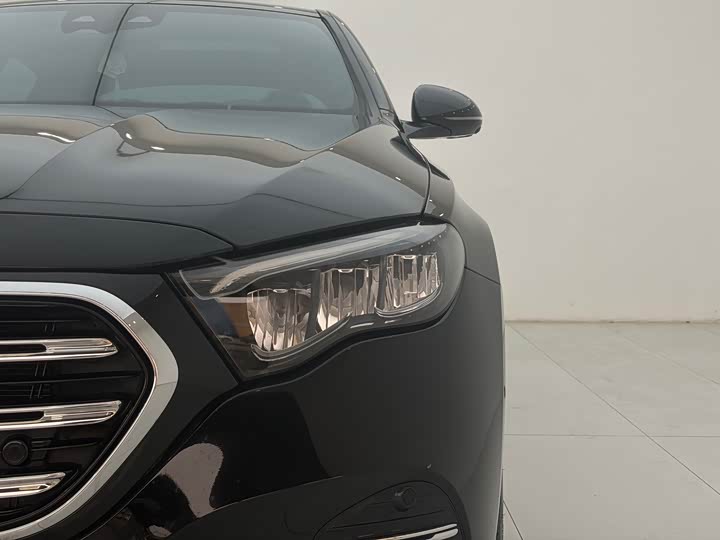 Фото 4 - Mercedes-Benz E-Class