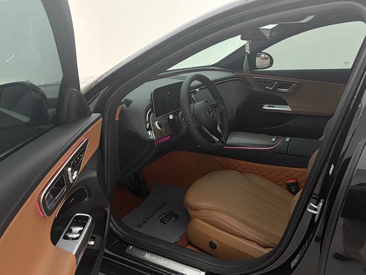 Фото 7 - Mercedes-Benz E-Class