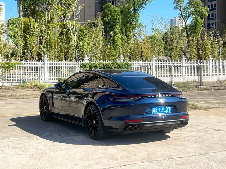 Фото 4 - Porsche Panamera