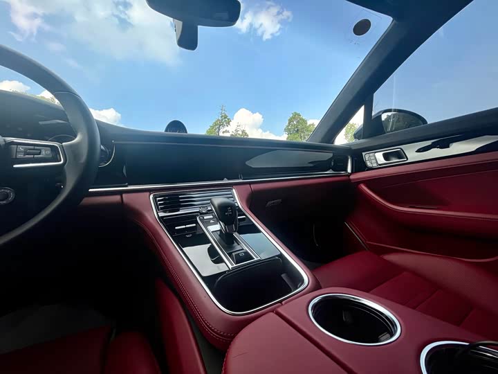 Фото 9 - Porsche Panamera