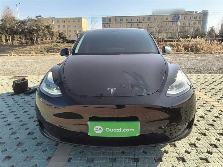 Фото 3 - Tesla Model Y