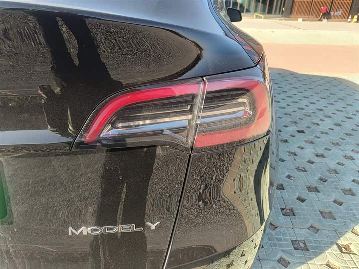 Фото 8 - Tesla Model Y