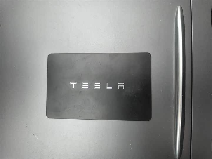 Фото 9 - Tesla Model Y