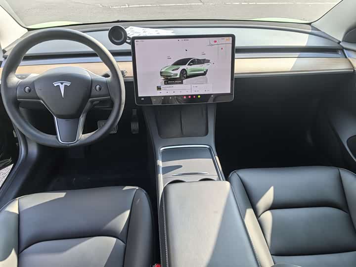 Фото 5 - Tesla Model 3
