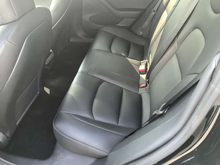 Фото 6 - Tesla Model 3