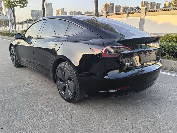Фото 7 - Tesla Model 3