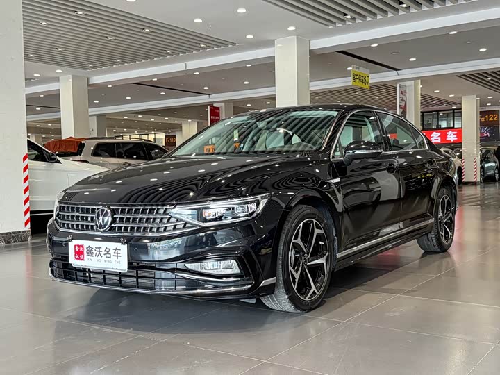 Фото 1 - Volkswagen Magotan