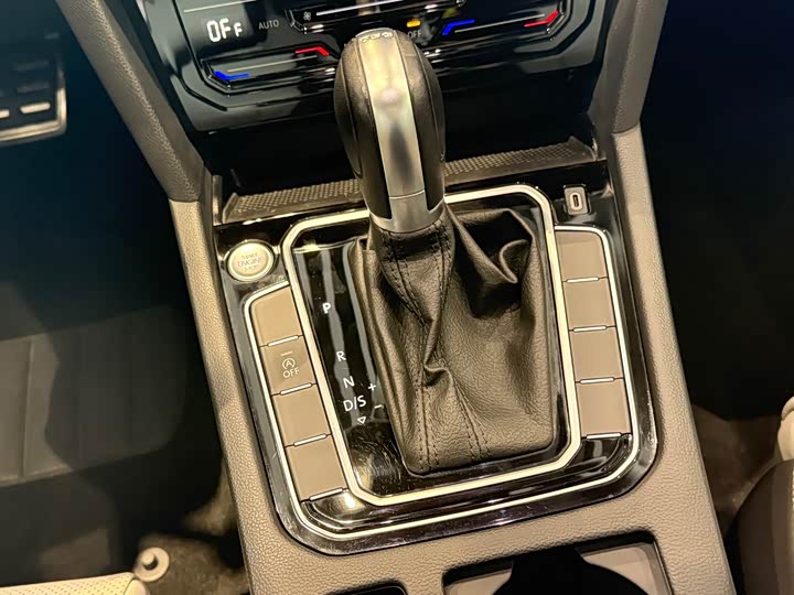 Фото 8 - Volkswagen Magotan