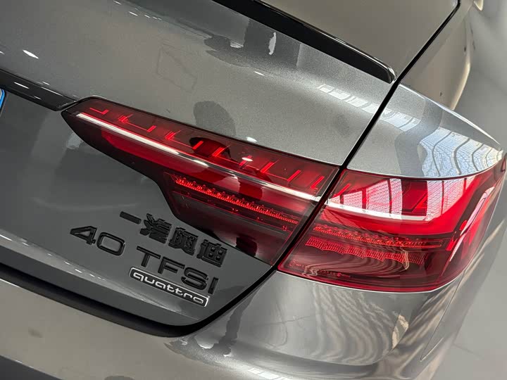 Фото 4 - Audi A4L