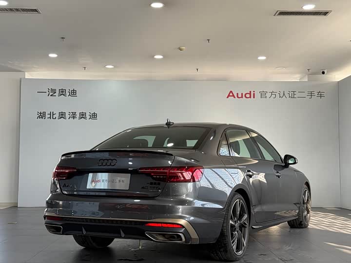Фото 5 - Audi A4L