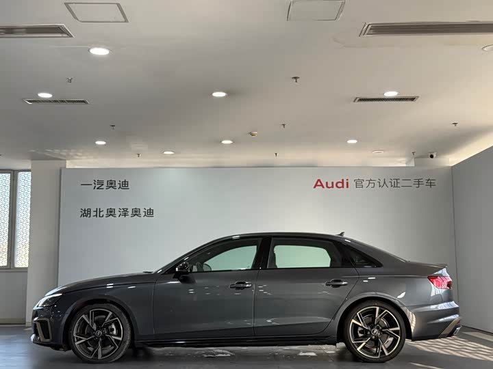 Фото 6 - Audi A4L