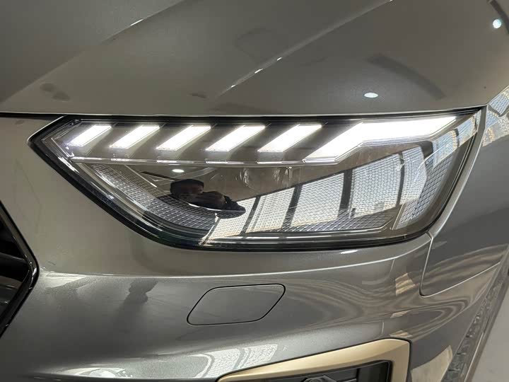 Фото 8 - Audi A4L