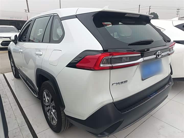 Фото 5 - Toyota Wildlander