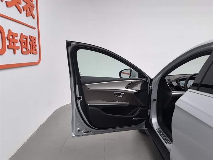 Фото 8 - BYD Han