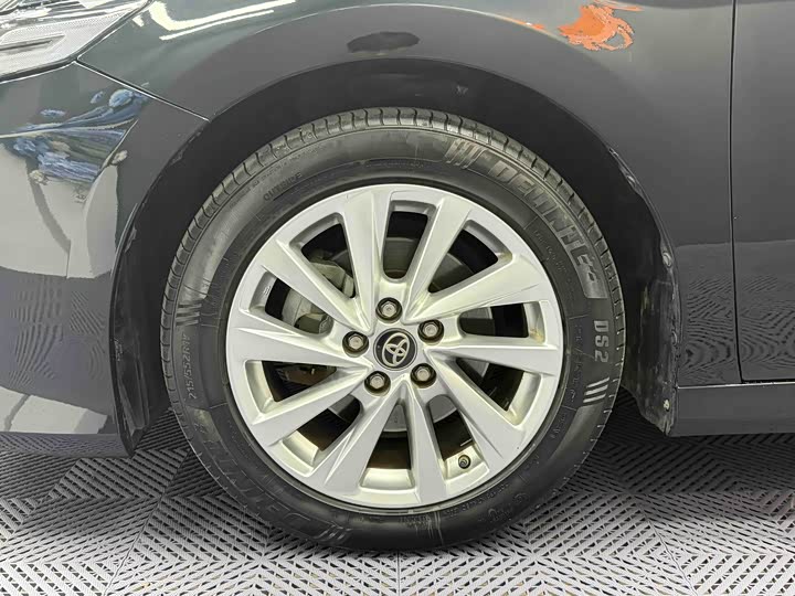 Фото 5 - Toyota Camry