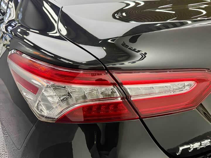 Фото 6 - Toyota Camry