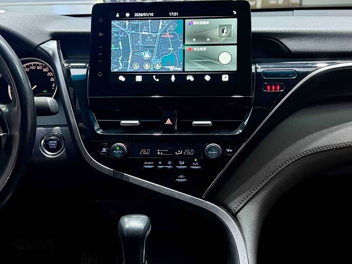 Фото 9 - Toyota Camry