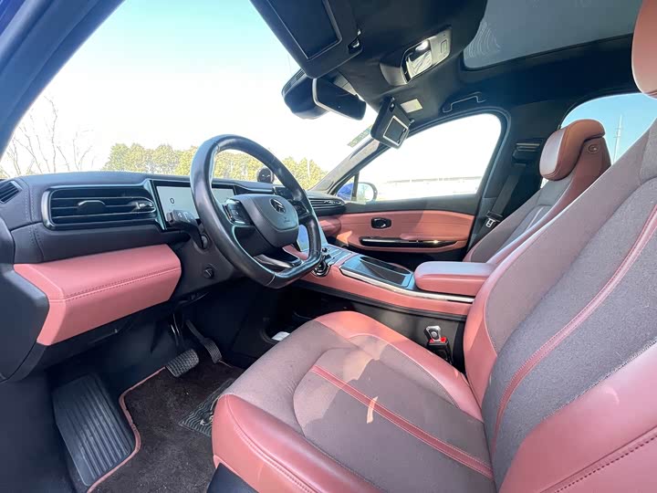 Фото 8 - Nio EC6