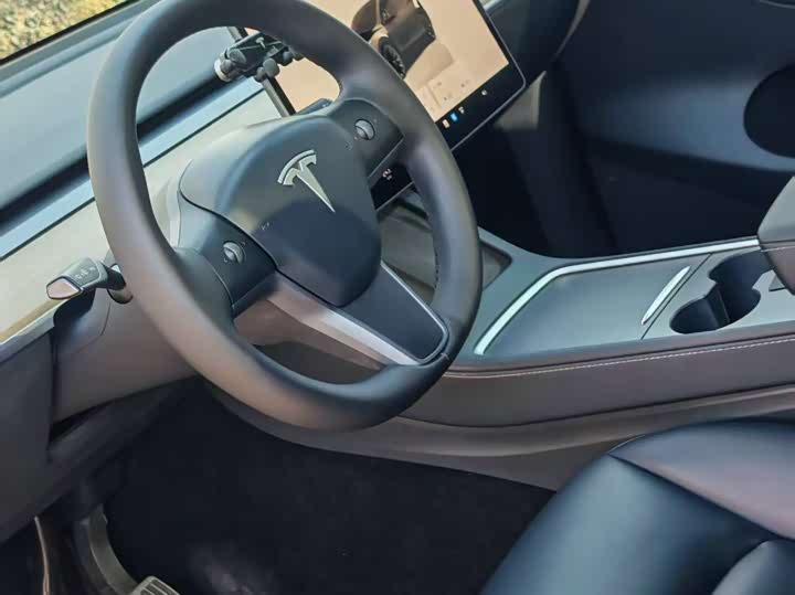 Фото 4 - Tesla Model Y