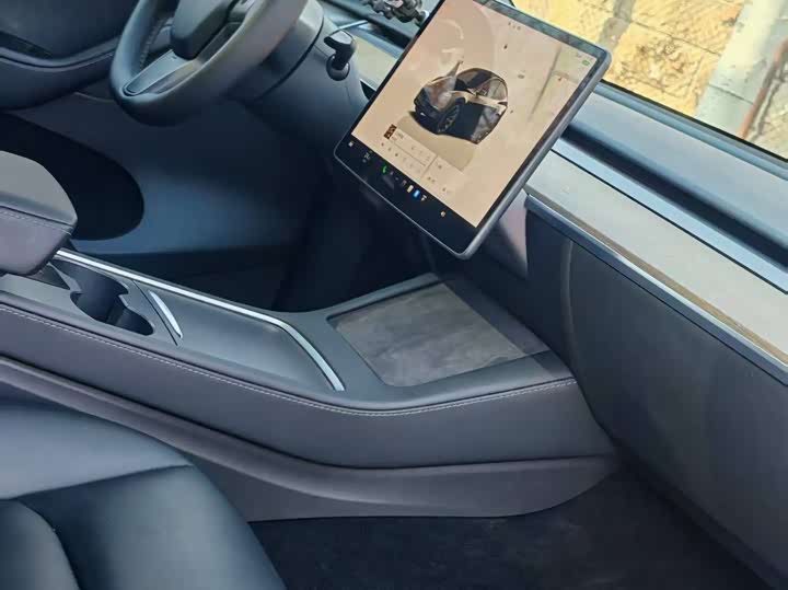 Фото 6 - Tesla Model Y