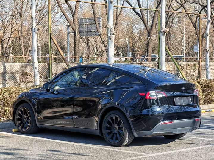 Фото 9 - Tesla Model Y