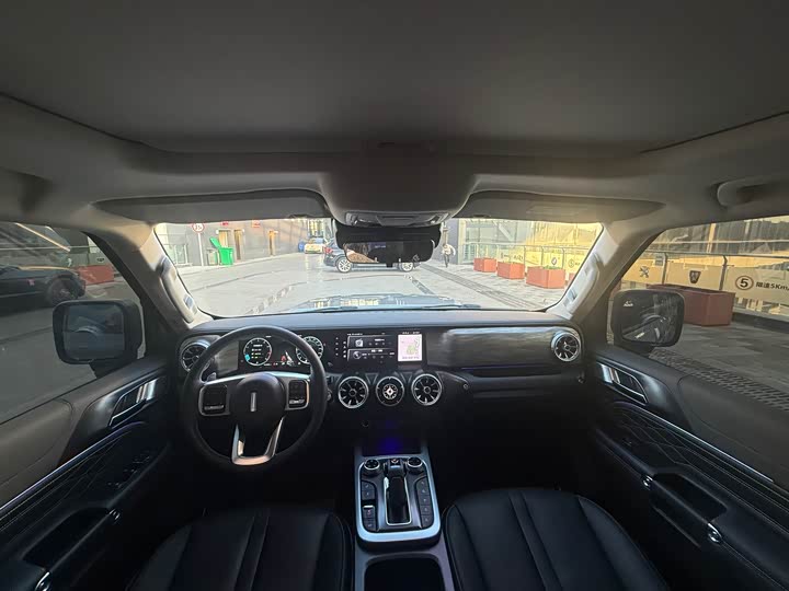 Фото 5 - Tank 300