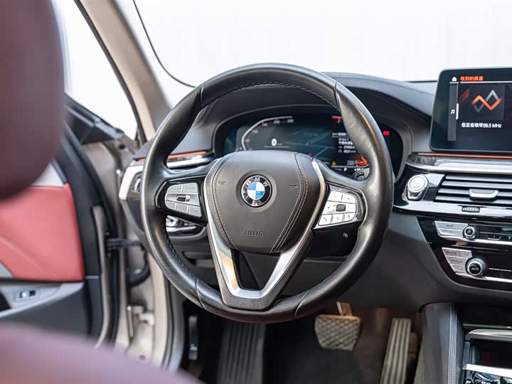 Фото 9 - BMW 5 Series