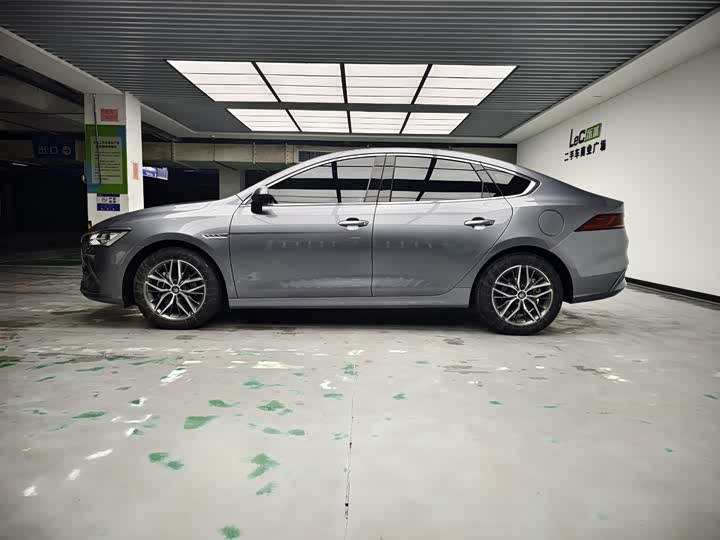 Фото 3 - BYD Qin Plus