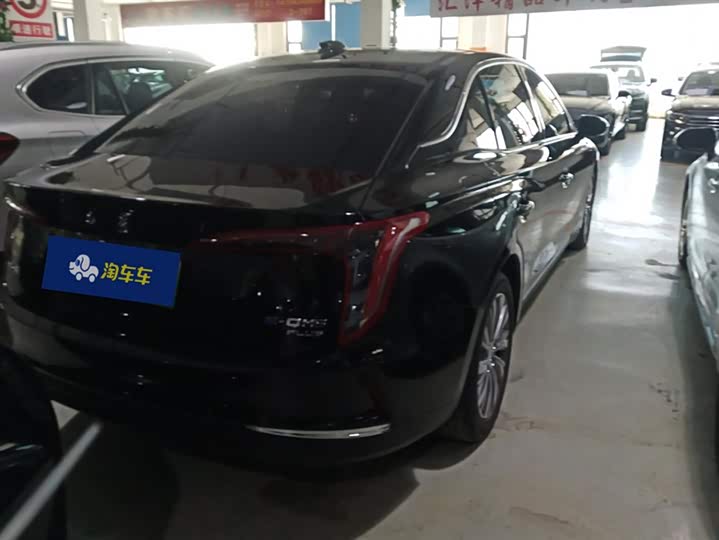 Фото 3 - Hongqi E-QM5