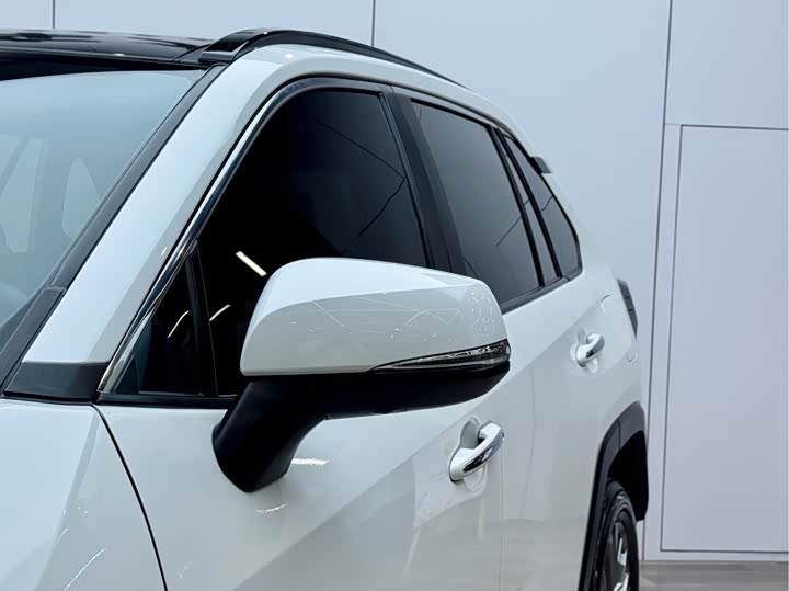 Фото 2 - Toyota Wildlander